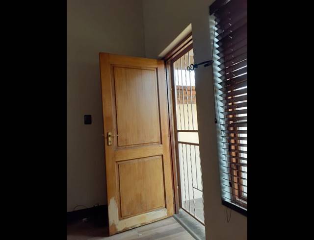 2 BEDROOM TOWNHOUSE FOR SALE IN COMET